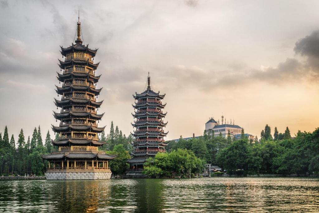 Guilin Lotus Hotel Экстерьер фото