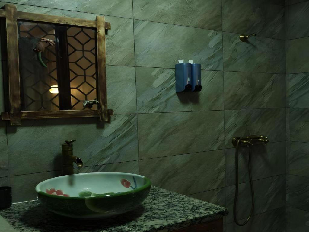 Guilin Lotus Hotel Экстерьер фото