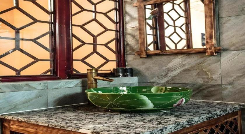 Guilin Lotus Hotel Экстерьер фото